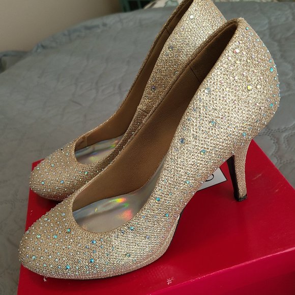 WIDE width Women's Gold Sequined Heels- worn once - Picture 1 of 6